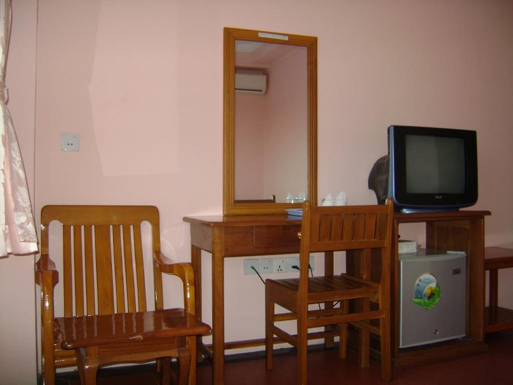 Royal Boss Hotel 仰光 外观 照片