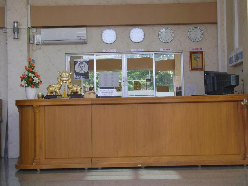 Royal Boss Hotel 仰光 外观 照片